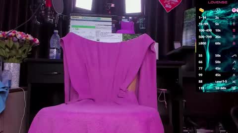 Snapshot of raissa_sky26 chatting on December 2025 03:25:02 AM Laura online show from December 2025 03:25:02 AM