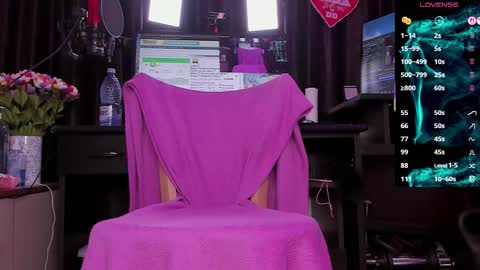 Snapshot of raissa_sky26 chatting on January 2026 03:42:02 AM Laura online show from January 2026 03:42:02 AM