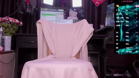 Snapshot of raissa_sky26 chatting on February 2026 03:43:02 AM Laura online show from February 2026 03:43:02 AM