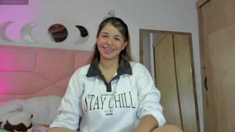  Nina  online show from April 2026 11:35:02 PM