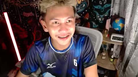 ralfhuge24 online show from May 2026 02:45:01 PM