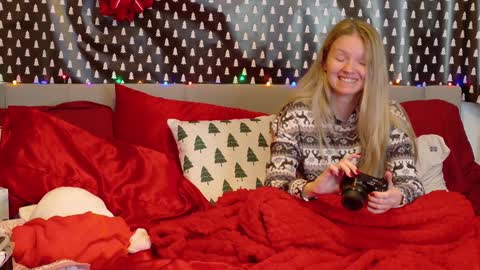 Snapshot of ramichick chatting on December 2024 01:32:02 AM Rami online show from December 2024 01:32:02 AM