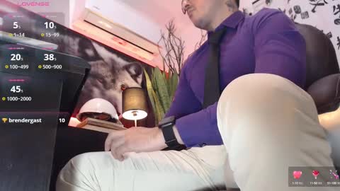 Snapshot of randylukehot chatting on December 2024 02:59:01 PM randylukehot online show from December 2024 02:59:01 PM