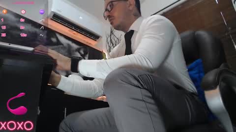 Snapshot of randylukehot chatting on September 2025 06:08:01 PM randylukehot online show from September 2025 06:08:01 PM