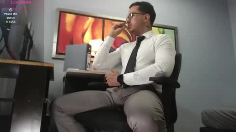 Snapshot of randylukehot chatting on February 2026 10:29:02 AM randylukehot online show from February 2026 10:29:02 AM