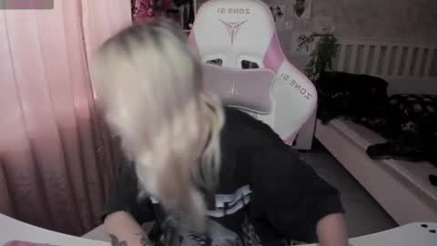 Snapshot of rapunzel_cute chatting on November 2025 01:21:02 PM Rapunzel online show from November 2025 01:21:02 PM