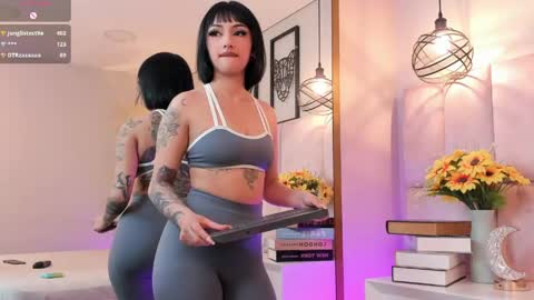 raquel Hyde online show from April 2026 06:10:01 PM