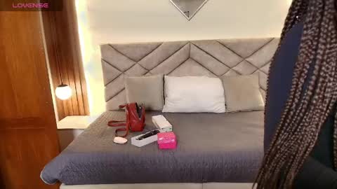 Raquel online show from May 2026 12:10:02 PM