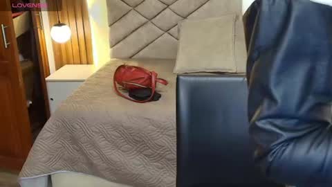 Raquel online show from July 2026 12:12:01 PM