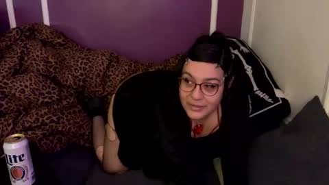 Snapshot of rattlesnakebitch chatting on November 2025 04:48:02 AM Rattlesnake Bitch 666 online show from November 2025 04:48:02 AM