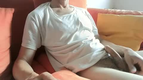Snapshot of raul101101101101 chatting on June 2026 07:20:01 AM raul101101101101 online show from June 2026 07:20:01 AM