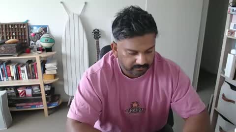 raul_aussie online show from April 2026 02:18:01 AM