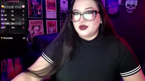 Raven online show from November 2025 09:06:01 PM