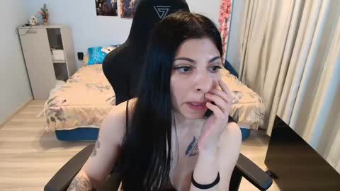 raven_haired_goddess online show from May 2026 06:51:02 AM