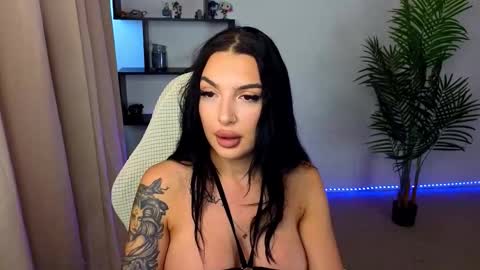 raven_inkk online show from November 2025 10:25:01 AM