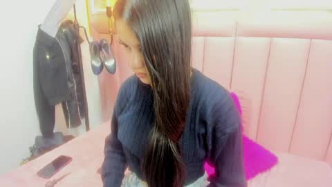 raven_loove online show from May 2026 05:20:01 PM