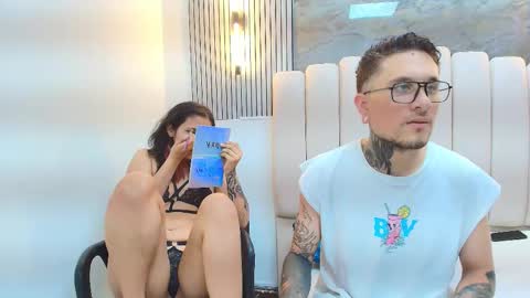 ravenandcody online show from November 2025 04:01:01 AM