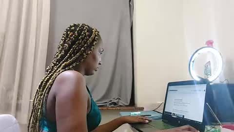 ravenbby online show from May 2026 04:47:02 PM