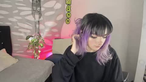 ravencollen online show from October 2025 12:28:02 PM