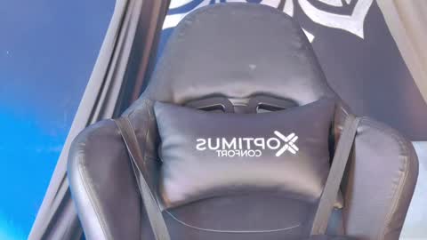 Snapshot of ravennmoonn chatting on September 2025 09:17:02 PM Raven online show from September 2025 09:17:02 PM