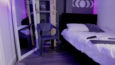 Raven Witch online show from February 2025 11:26:01 PM