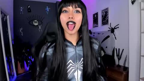 Raven Witch online show from October 2025 10:33:02 PM