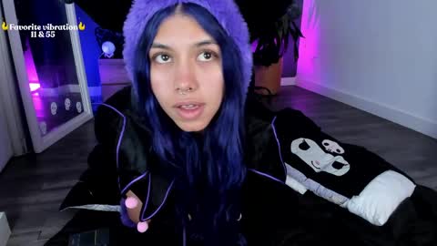 Raven Witch online show from April 2026 07:49:02 PM