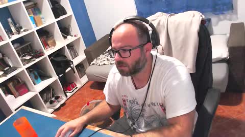 ravingr3d3 online show from October 2025 10:52:01 PM