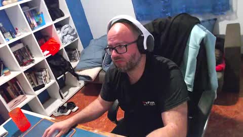 ravingr3d3 online show from May 2026 11:10:01 PM