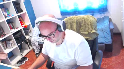 ravingr3d3 online show from May 2026 11:16:02 AM