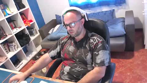ravingr3d3 online show from May 2026 08:33:01 AM