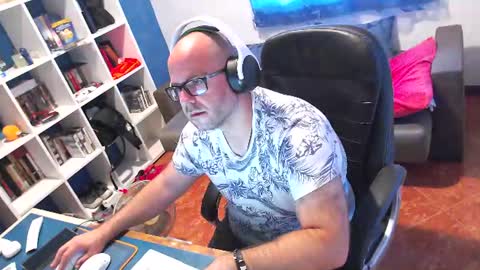 ravingr3d3 online show from June 2026 08:06:02 AM