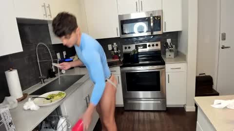 Snapshot of rawr_itsben chatting on December 2024 08:36:02 PM Its Ben online show from December 2024 08:36:02 PM