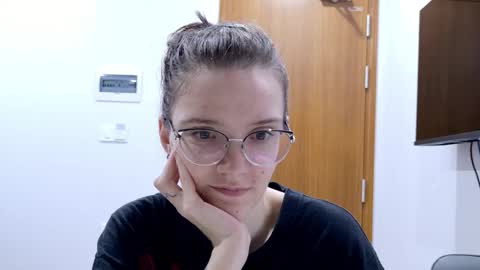 Snapshot of ray_lol chatting on February 2026 01:15:01 PM Ray-Ray online show from February 2026 01:15:01 PM