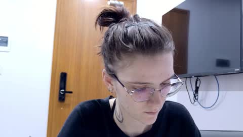 Snapshot of ray_lol chatting on February 2026 10:20:02 AM Ray-Ray online show from February 2026 10:20:02 AM