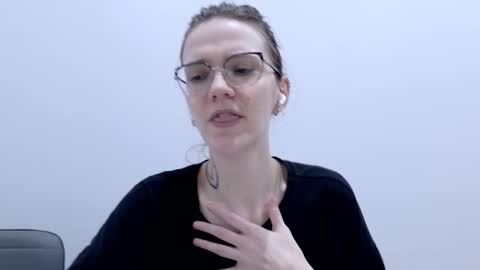 Snapshot of ray_lol chatting on February 2026 11:40:02 AM Ray-Ray online show from February 2026 11:40:02 AM