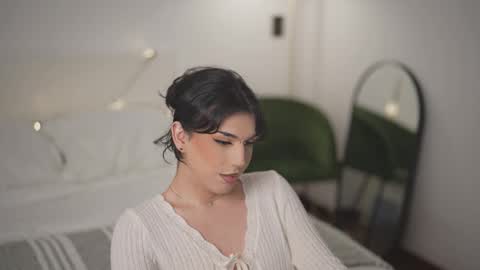 Rayvens online show from November 2025 06:30:02 PM