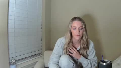 Snapshot of raybabexx chatting on September 2025 02:45:01 AM RayBabe online show from September 2025 02:45:01 AM