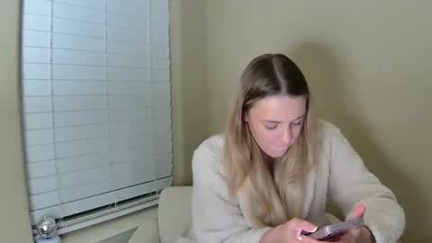 Snapshot of raybabexx chatting on December 2025 03:12:01 AM RayBabe online show from December 2025 03:12:01 AM