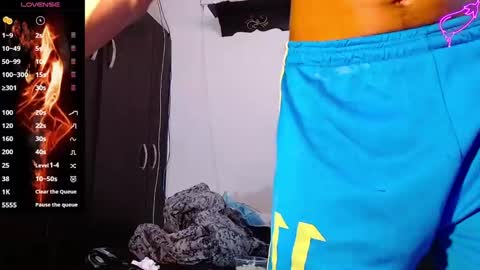 Snapshot of raydevil_ chatting on January 2025 09:23:02 PM Rayn online show from January 2025 09:23:02 PM