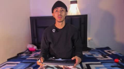 Snapshot of raydevil_ chatting on October 2025 01:27:02 AM Rayn online show from October 2025 01:27:02 AM