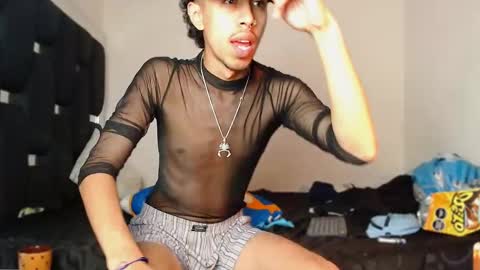 Rayn online show from November 2025 08:07:02 PM