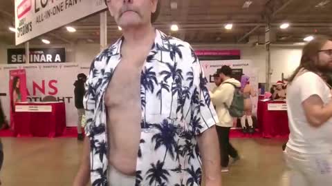 Ray online show from December 2024 10:06:01 PM