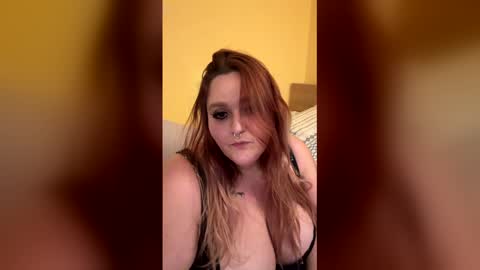 Snapshot of rayne42069 chatting on May 2026 01:00:01 AM Rayne online show from May 2026 01:00:01 AM
