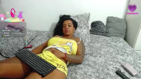 Snapshot of raysajoness chatting on October 2025 12:51:02 AM raysajoness online show from October 2025 12:51:02 AM