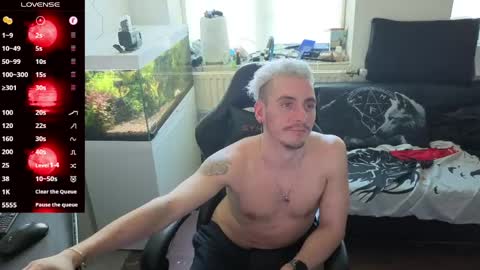 Rayzel online show from April 2026 01:48:02 PM