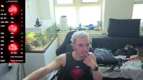 Rayzel online show from April 2026 11:38:01 AM