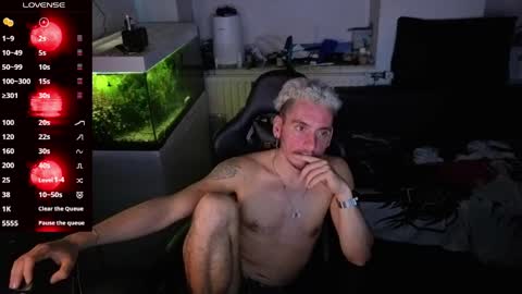 Rayzel online show from May 2026 11:33:02 PM