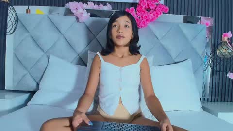 DONCELLA online show from April 2026 08:07:01 PM
