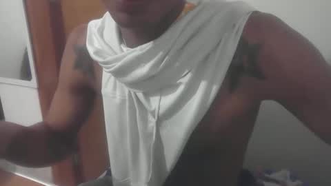 Snapshot of realmenol24k chatting on January 2026 02:17:02 AM SexyFlacko online show from January 2026 02:17:02 AM